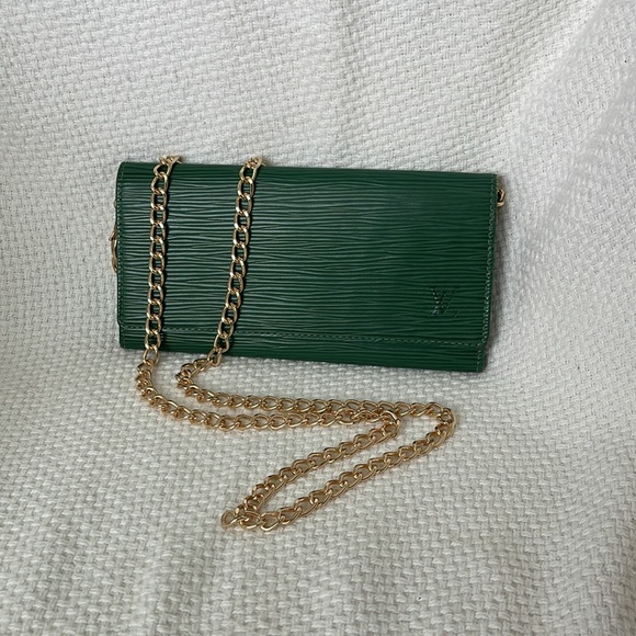 Louis Vuitton epi wallet with crossbody chain - Picture 1 of 11